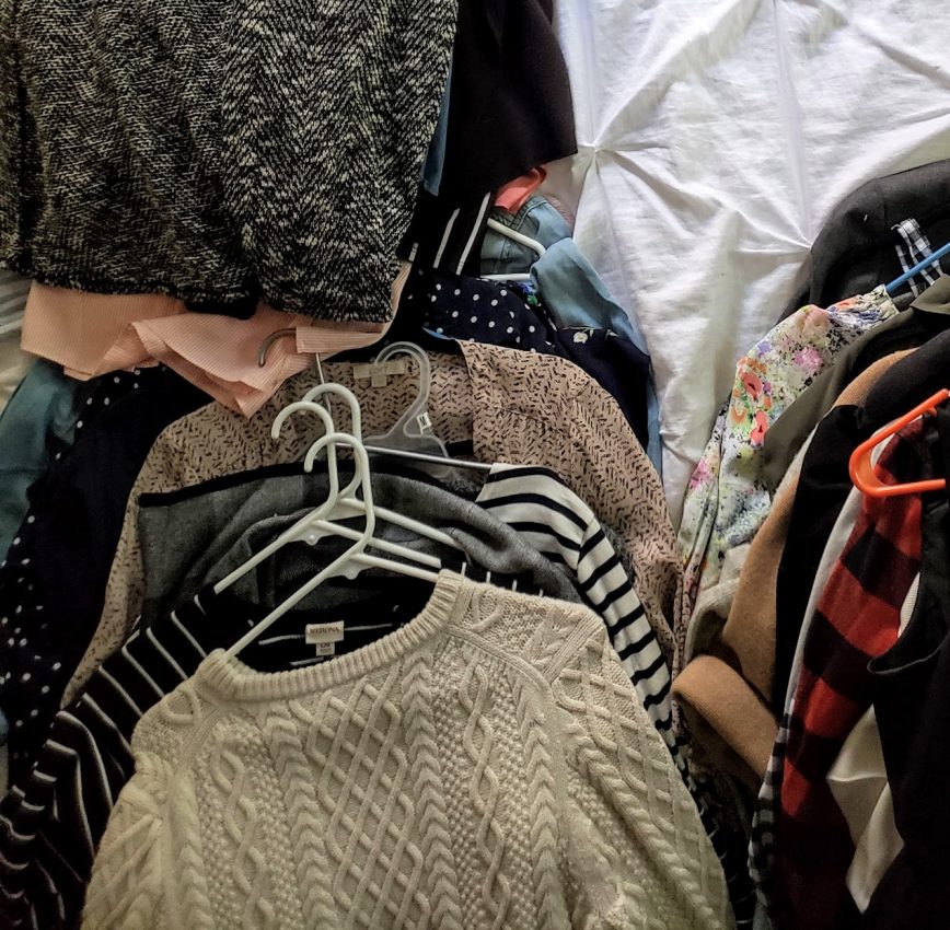 building a capsule wardrobe how to and tips - narrowing down your closet - minimalist wardrobe - basics - lifestyle blogger - mom blogger - What You Make It blog